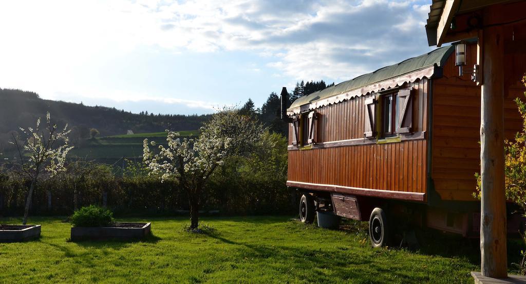 Holiday home La Roulotte De La Fay Dompierre-les-Ormes